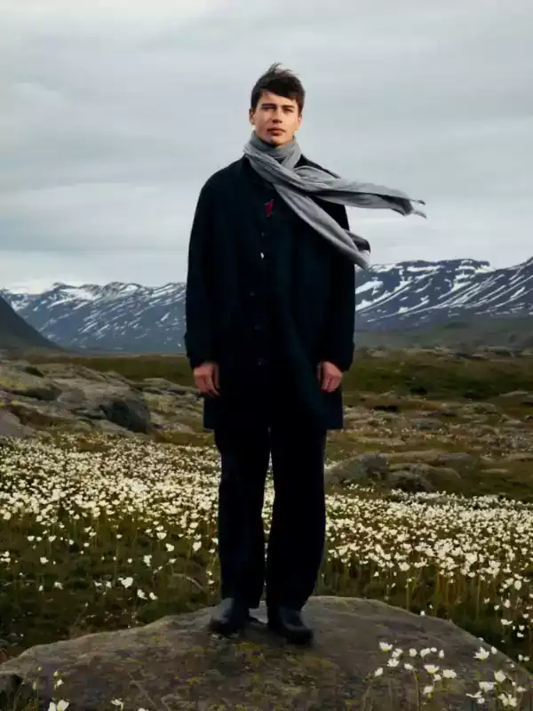 Loading the media file...