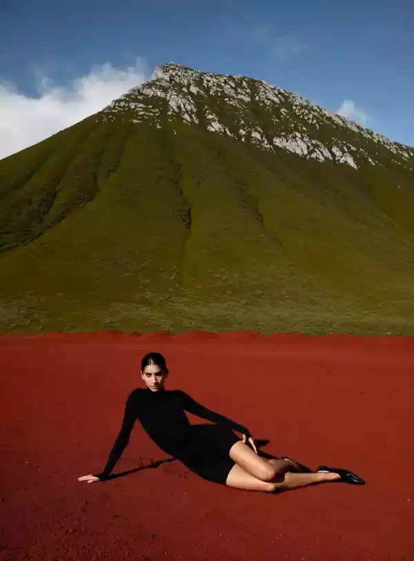 Loading the media file...