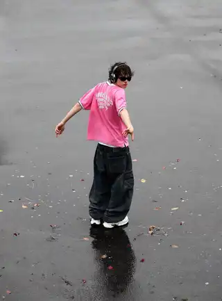 Loading the media file...