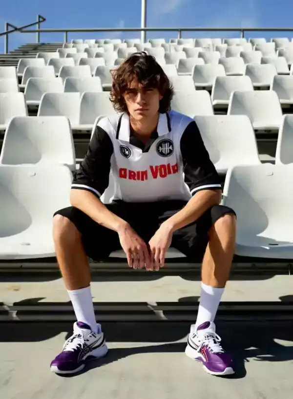 Loading the media file...